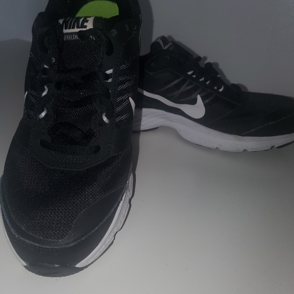 Nike WMNS AIR Relentless Athletic shoes - Picture 3 of 9